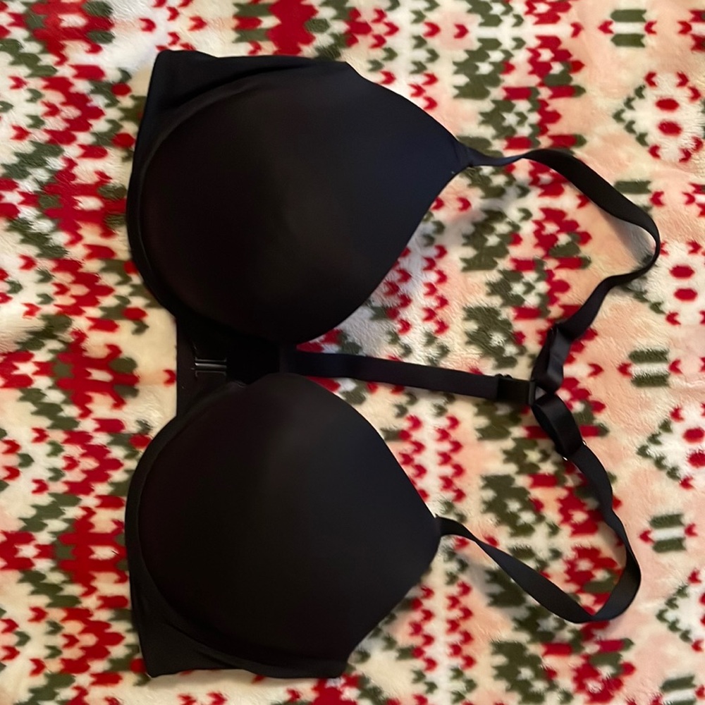 Front clip black bra.